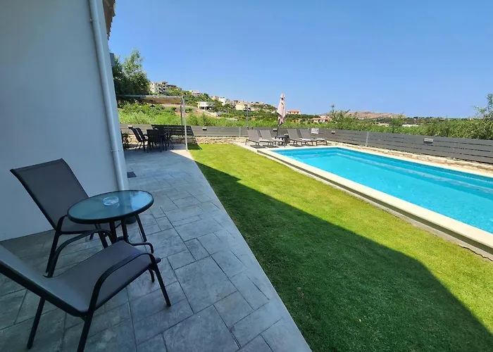 Villa Dionisia With Private Pool