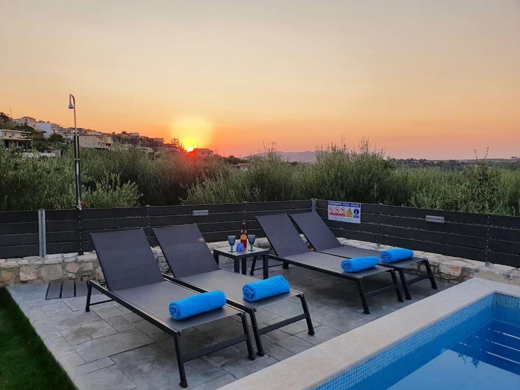 Apartment Dionisia With Private Pool