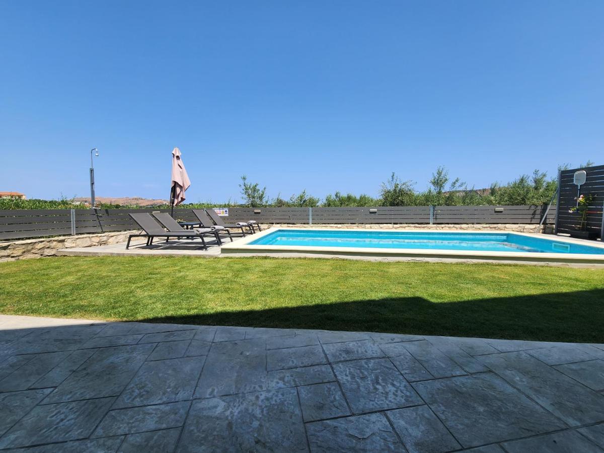 Dionisia With Private Pool דירה
